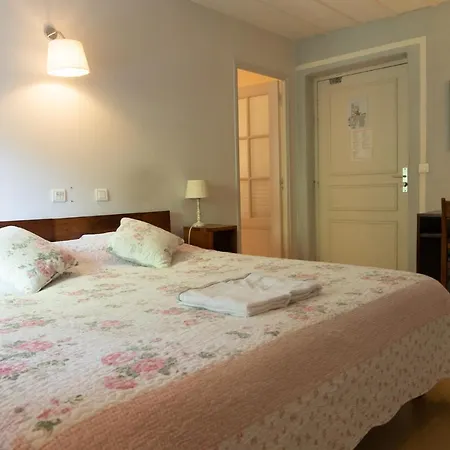 Chez Toon, Bar Deco Bed & Breakfast Blesle