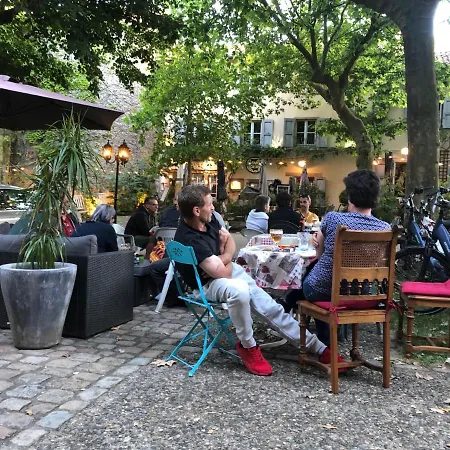 Chez Toon, Bar Deco 住宿加早餐酒店 布莱勒