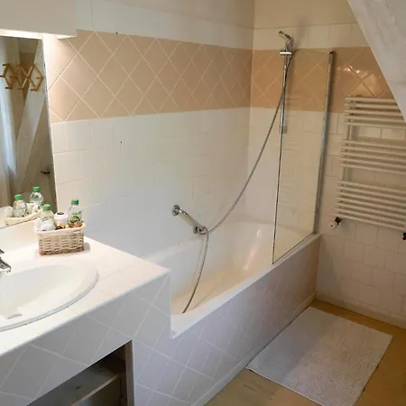 Chez Toon, Bar Deco Bed & Breakfast 3*