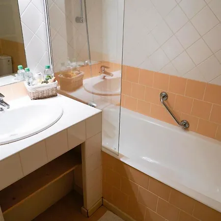 Bed & Breakfast Chez Toon, Bar Deco 3*