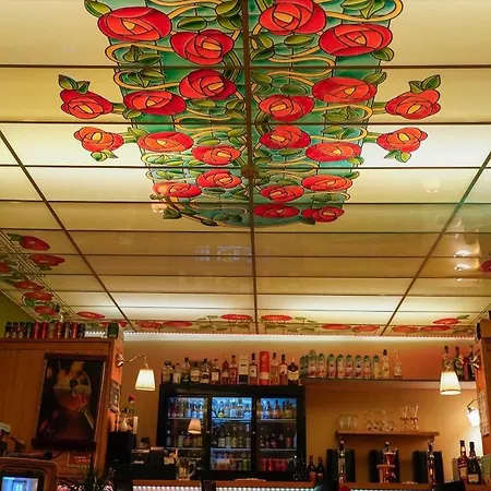 فندق مبيت وإفطار Chez Toon, Bar Deco *