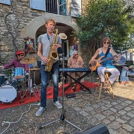 Chez Toon, Bar Deco Bed & Breakfast 3*