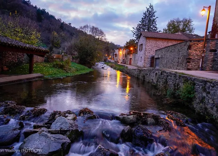 Chez Toon, Bar Deco Bed & Breakfast Blesle