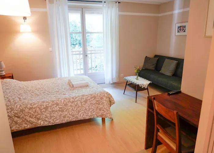 Chez Toon, Bar Deco Bed & Breakfast 3*