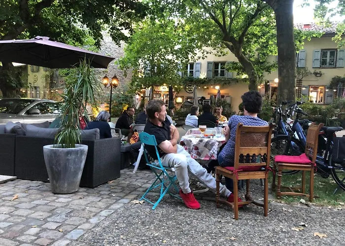 Chez Toon, Bar Deco Bed & Breakfast Blesle