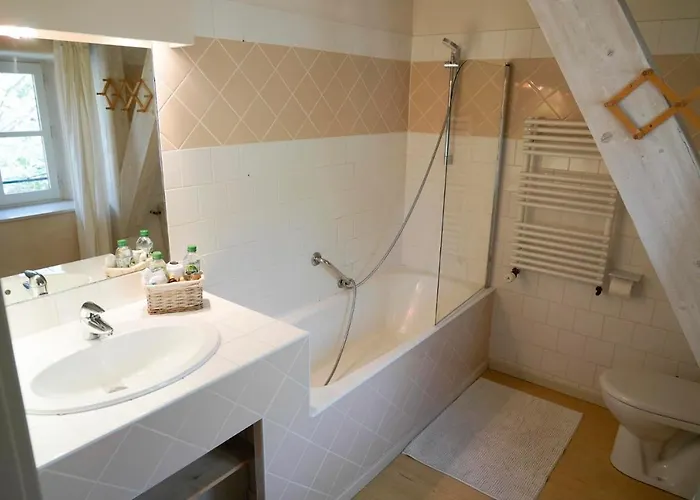 Chez Toon, Bar Deco Bed & Breakfast 3*